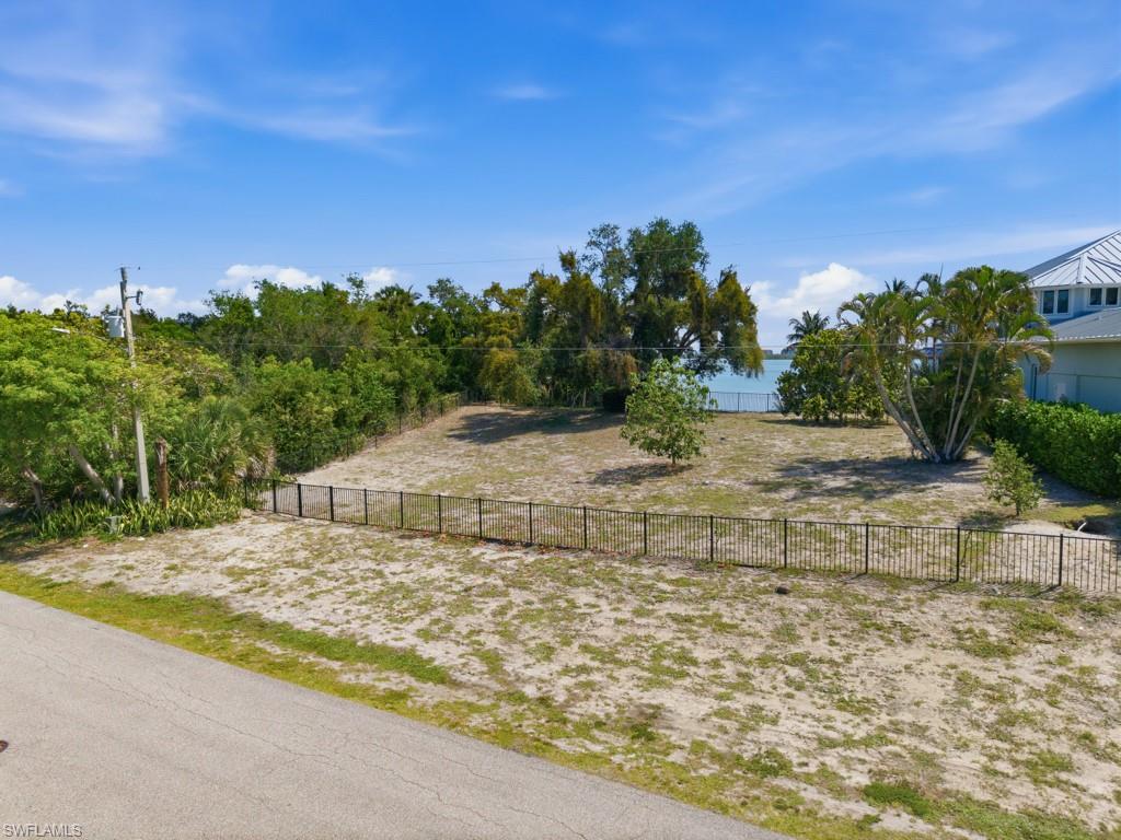 821 Caxambas DR photo 10