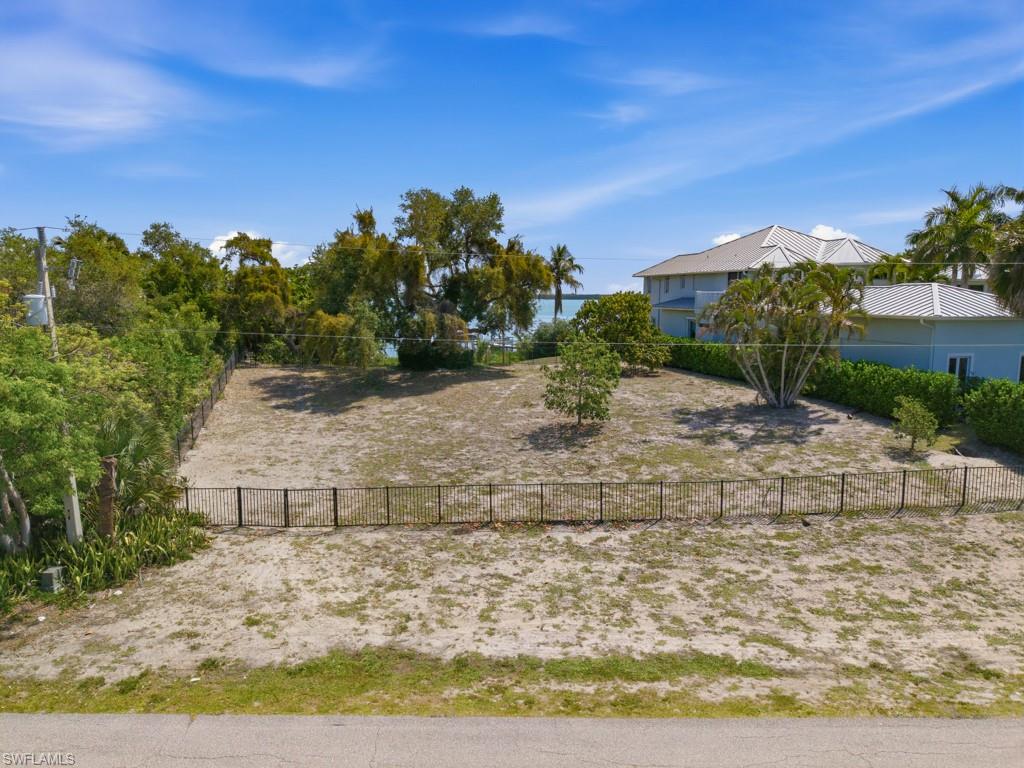821 Caxambas DR photo 11