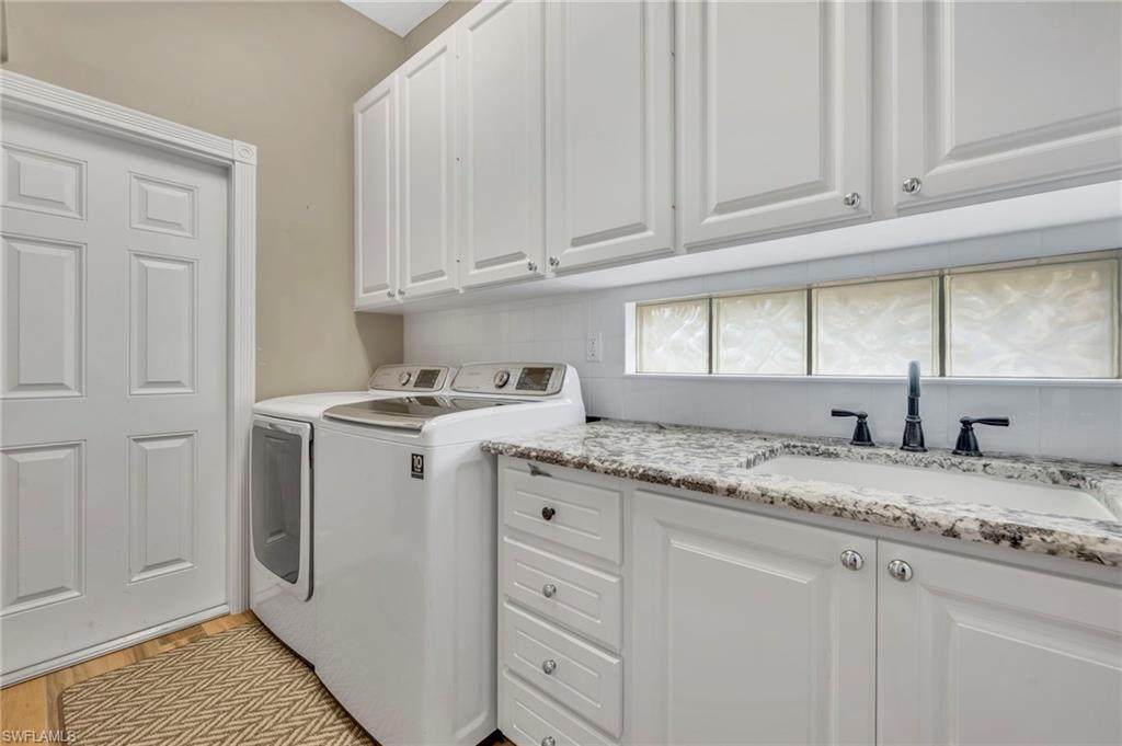 Laundry Room & Tub