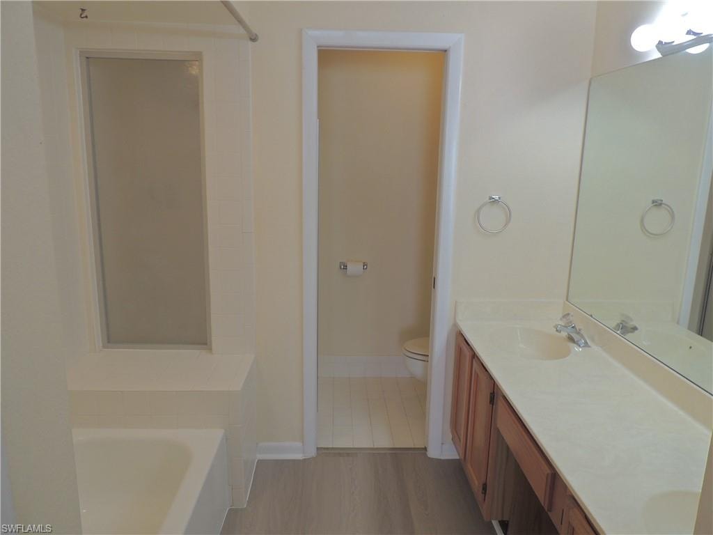 MAIN BATH WITH TOB AND DININGSHOWER