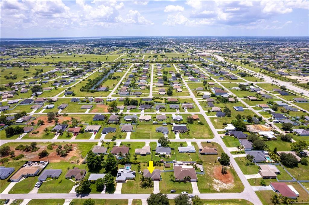 This MOVE-IN READY PROPERTY offersCOMFORT, SPACE, and a PRIME LOCATION