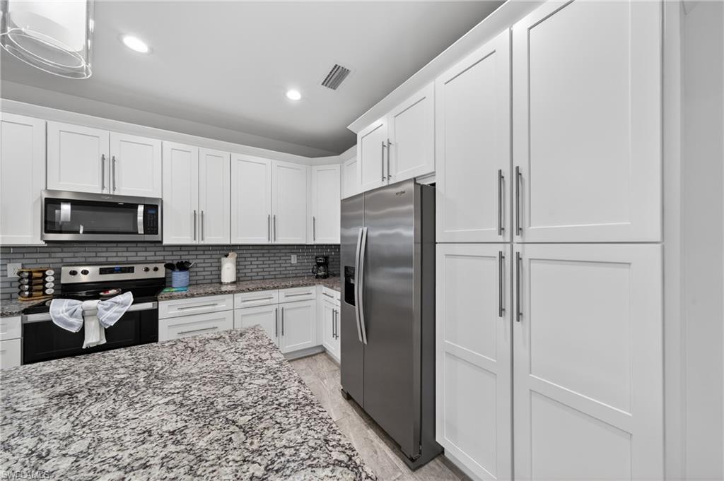 3833 SW 14th PL photo 13