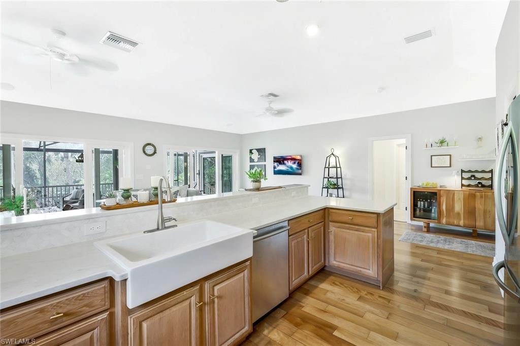 2130 Sunset CIR photo 16
