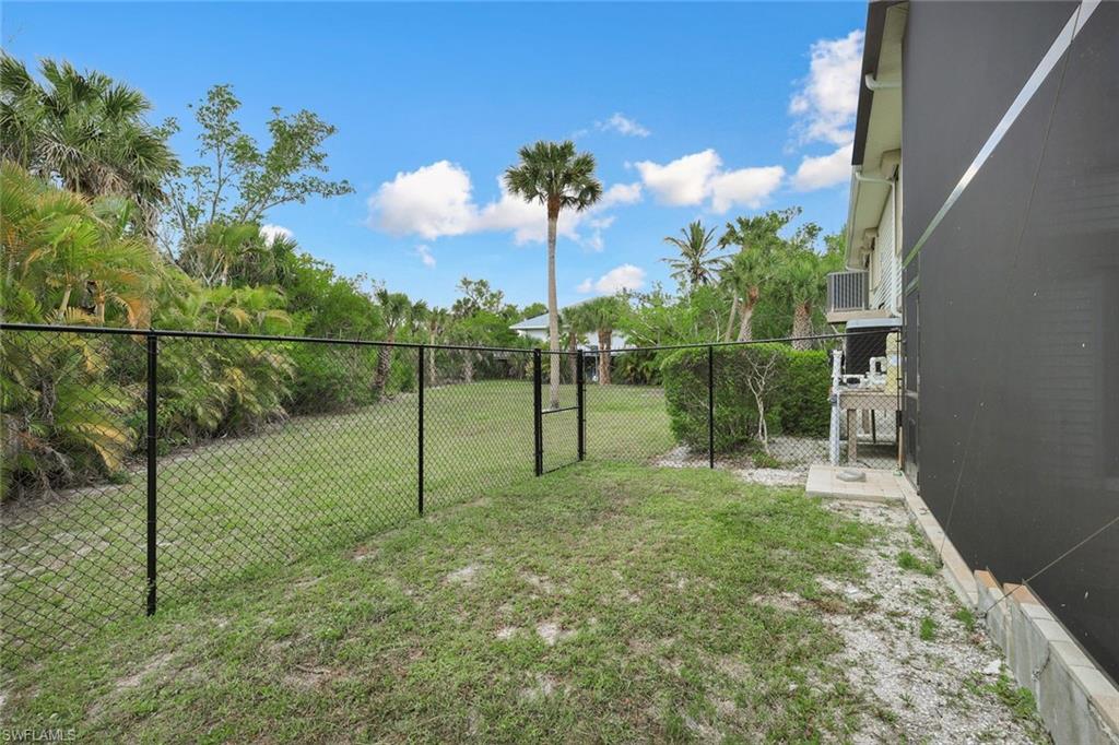 2130 Sunset CIR photo 34
