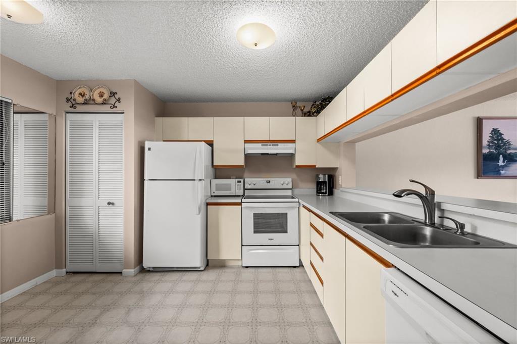 5784 Deauville CIR B103 photo 6