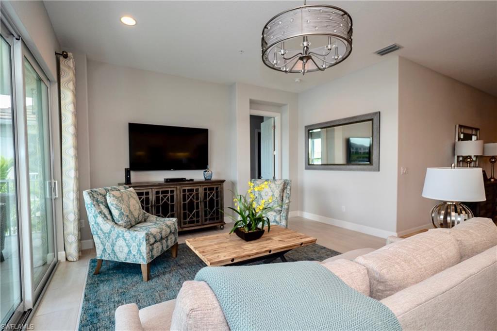 8008 Signature Club Cir photo 11