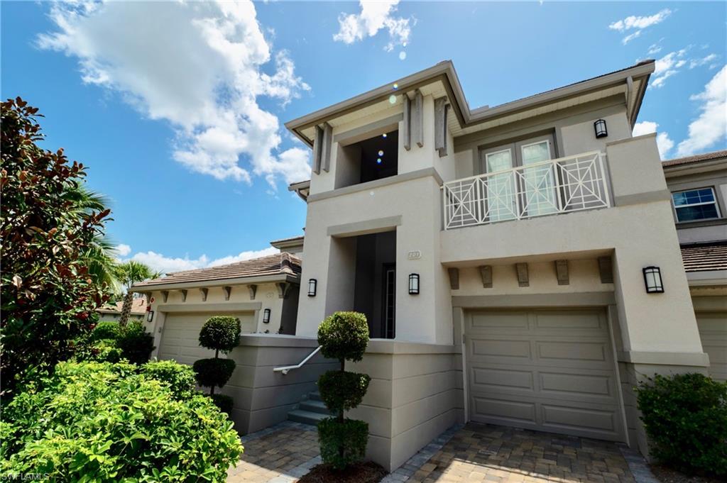 8008 Signature Club Cir