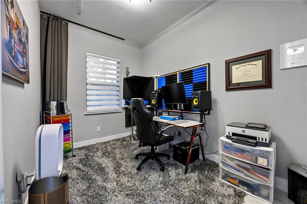 Versatile flex room