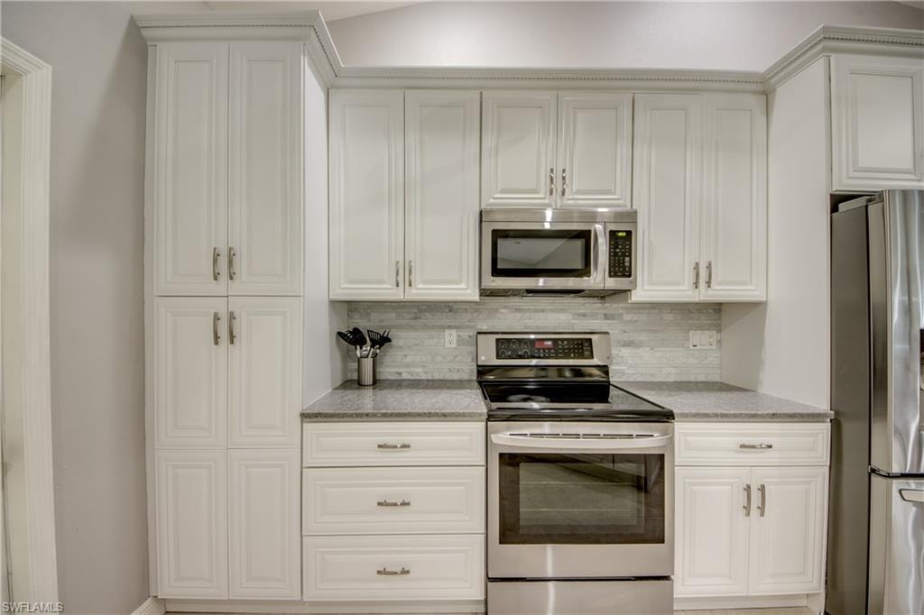 2301 SW 28th LN photo 10