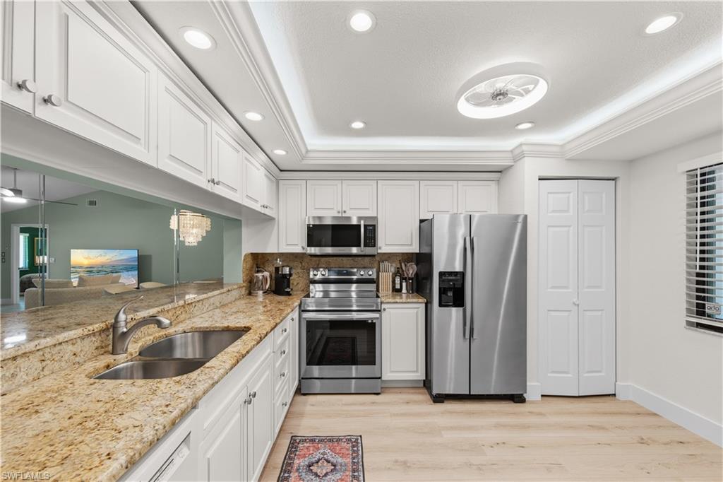5741 Deauville CIR F301