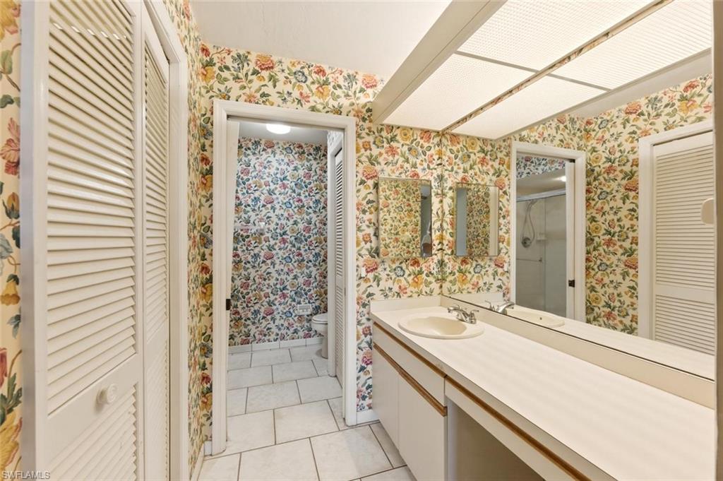 7380 Saint Ives WAY 1305 photo 16