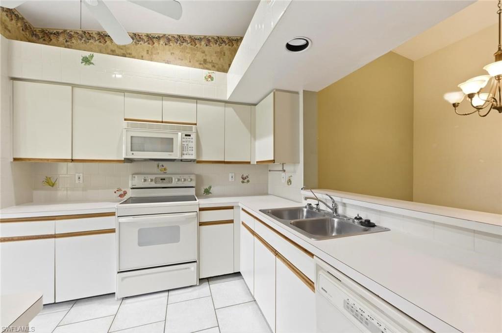 7380 Saint Ives WAY 1305 photo 9