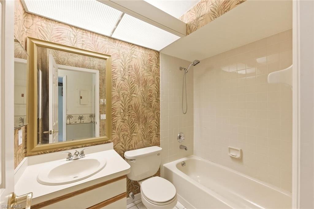 7380 Saint Ives WAY 1305 photo 19