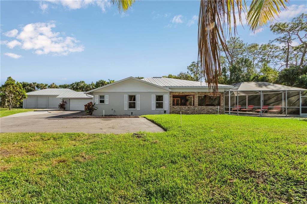 2950 Coach House LN