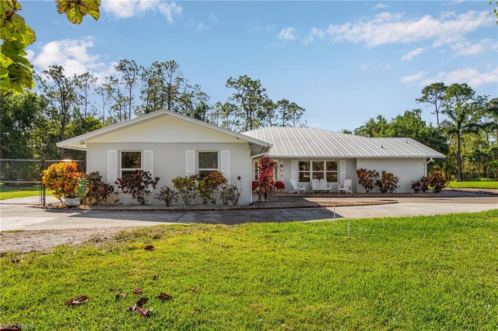 2950 Coach House LN