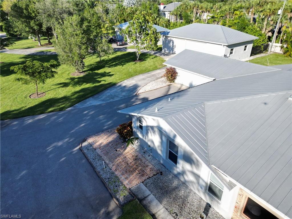 2950 Coach House LN photo 38