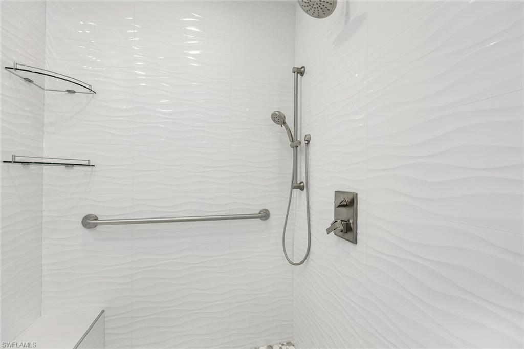 400 Flagship DR 902 photo 14