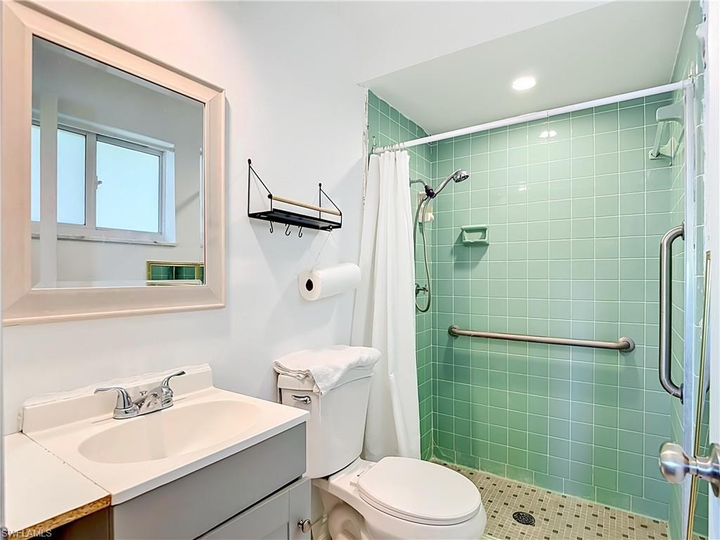 Ensuite bathroom off primary bedroom