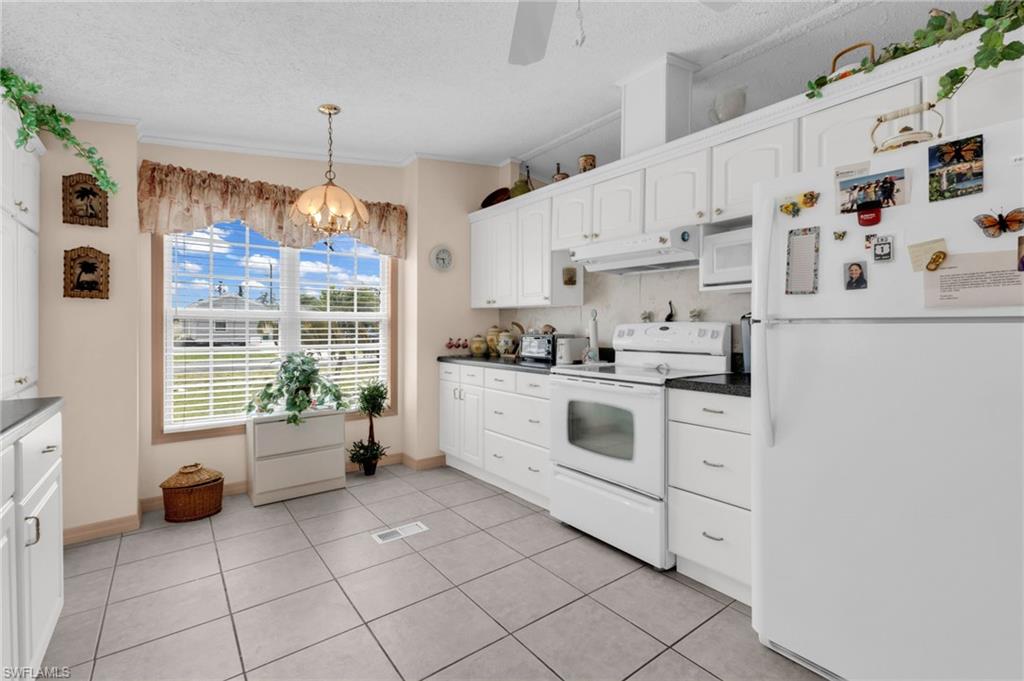 29180 Crawford AVE photo 8
