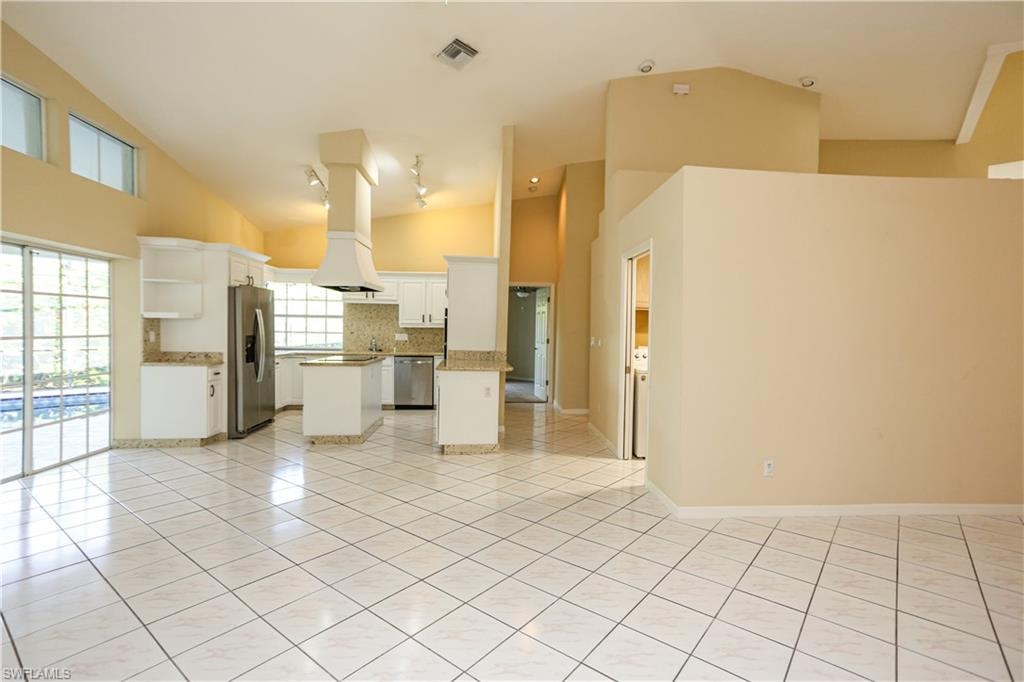 1040 Moon Lake DR photo 9