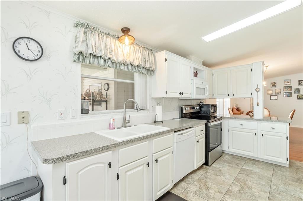 9749 Sugarberry WAY photo 6