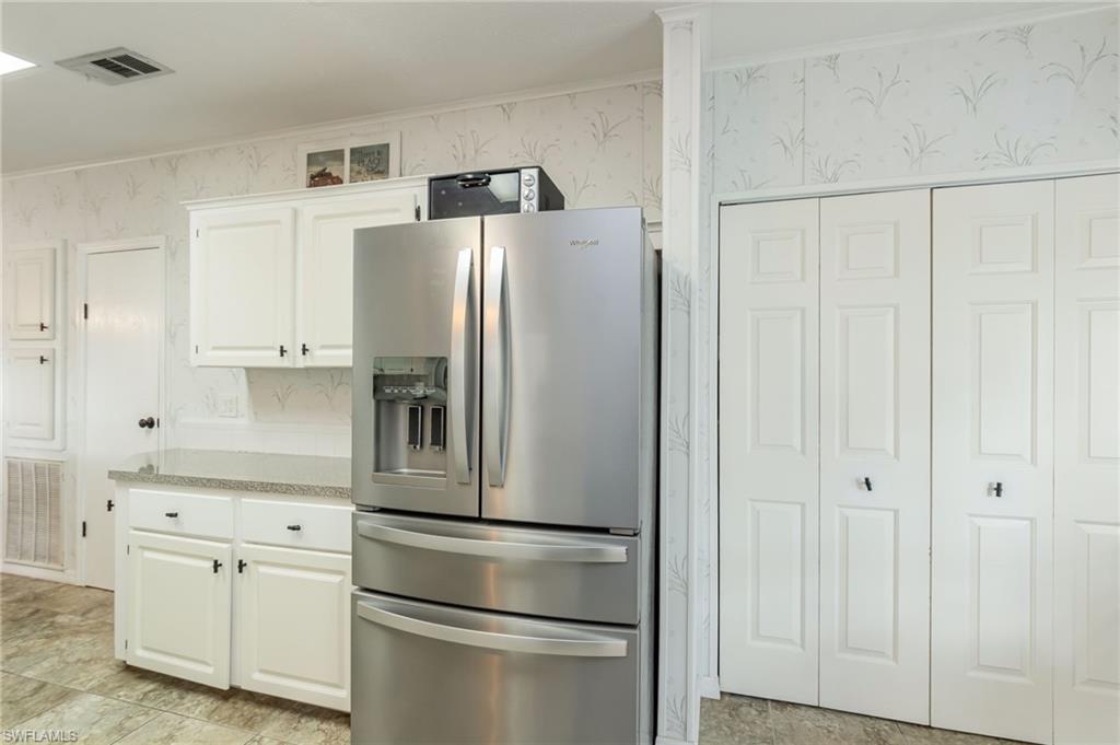 9749 Sugarberry WAY photo 7