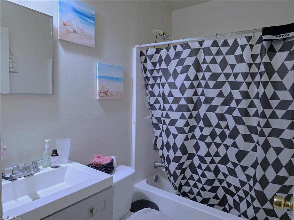 2212 Quality Life Center WAY photo 11
