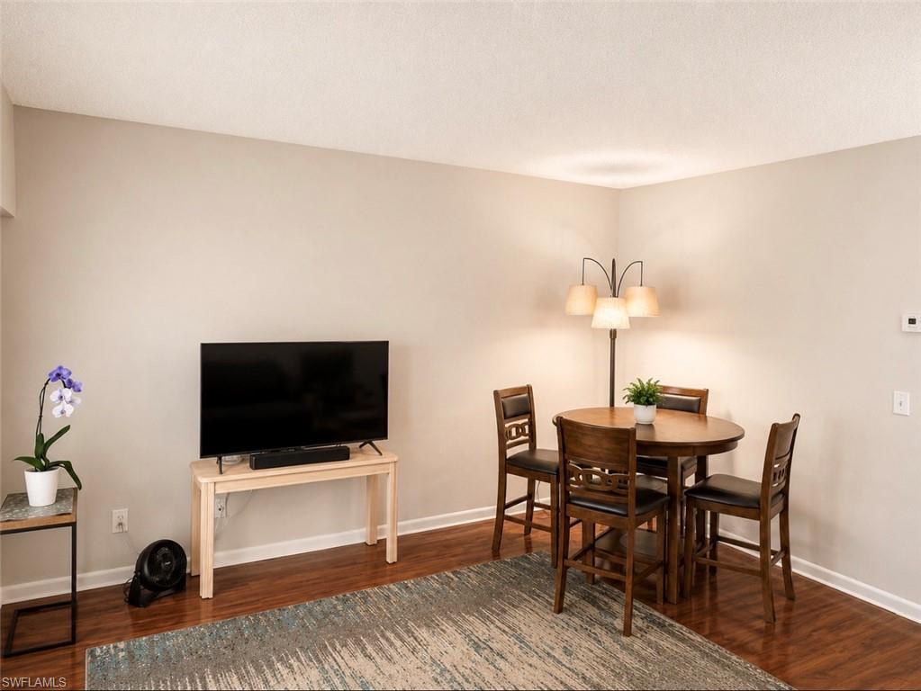 102 E Greens BLVD photo 12