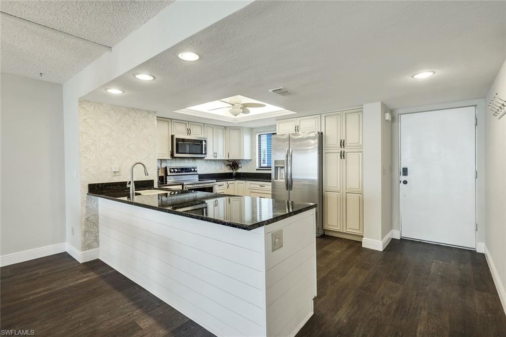 15011 Punta Rassa RD 601 photo 11