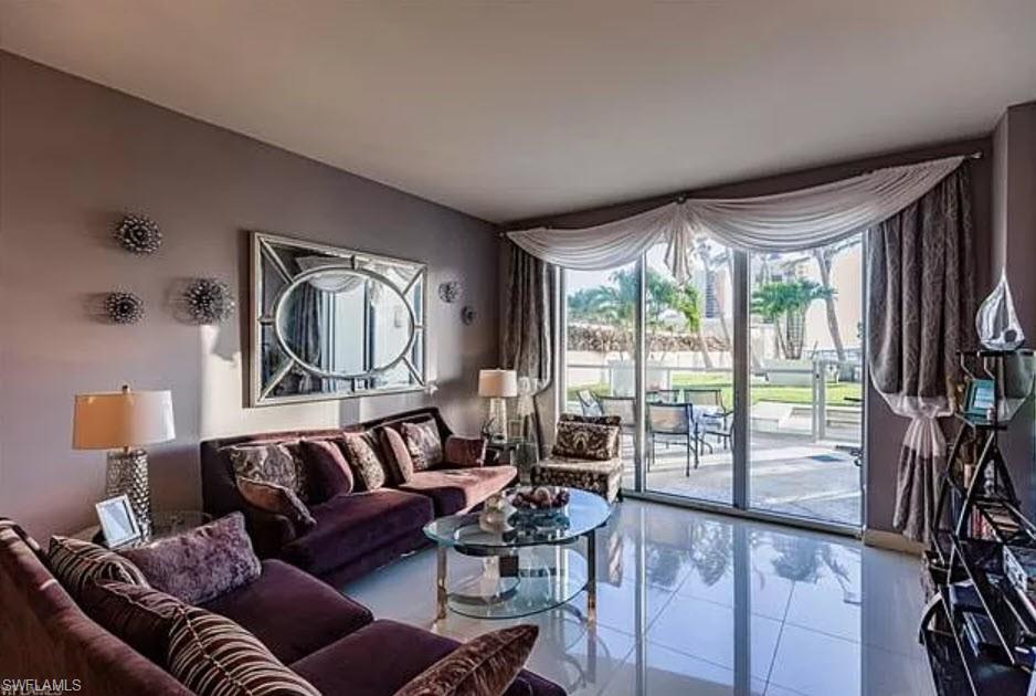 3000 Oasis Grand BLVD 401 photo 12