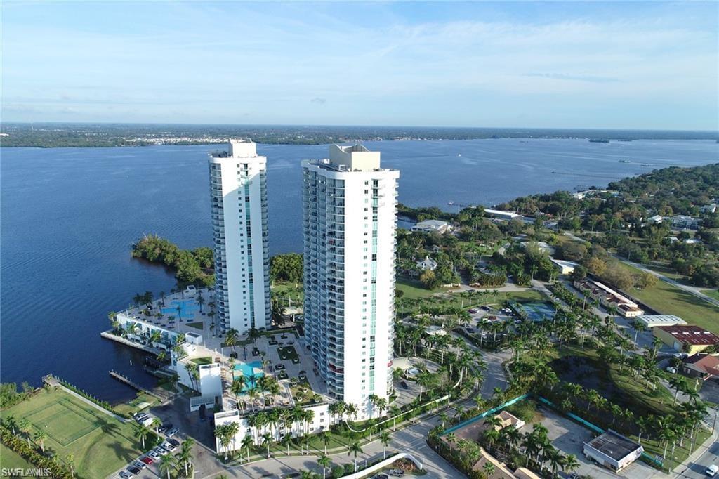 3000 Oasis Grand BLVD 401 photo 22
