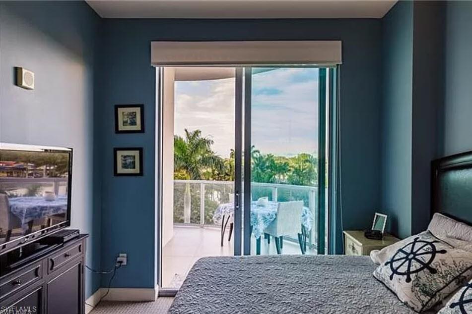 3000 Oasis Grand BLVD 401 photo 15