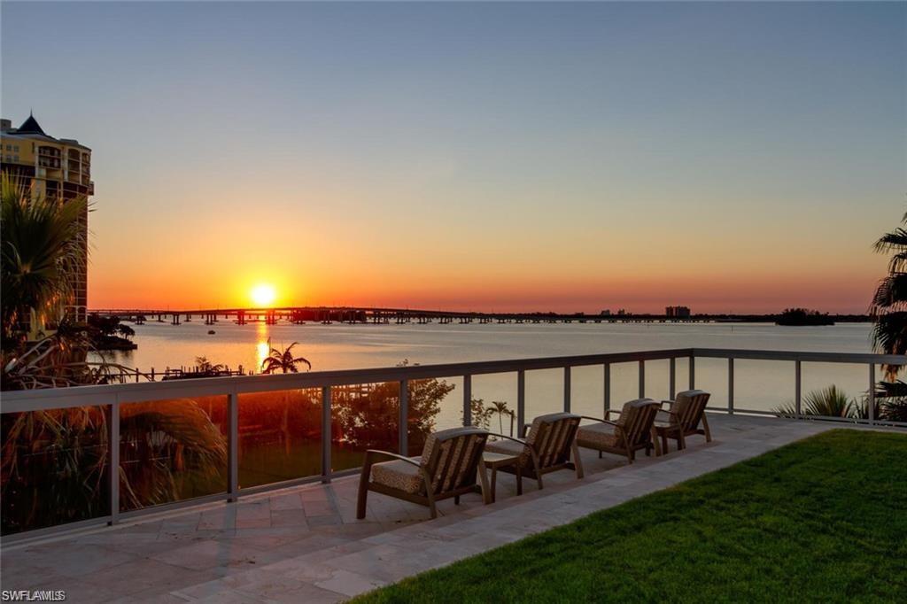 3000 Oasis Grand BLVD 401 photo 29