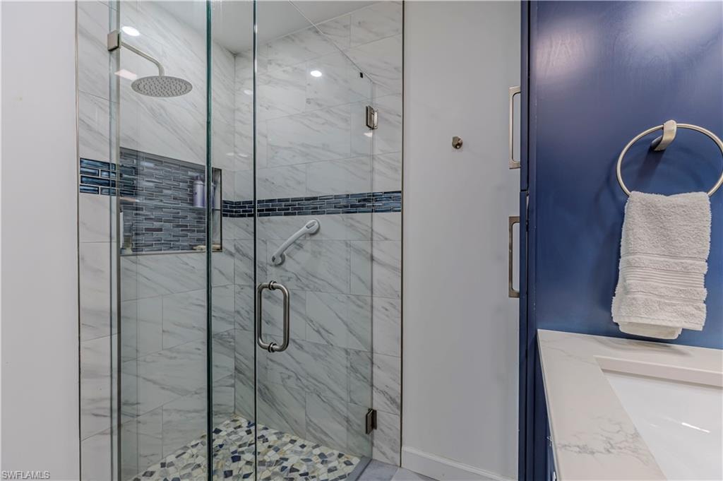 4140 8th CT photo 16