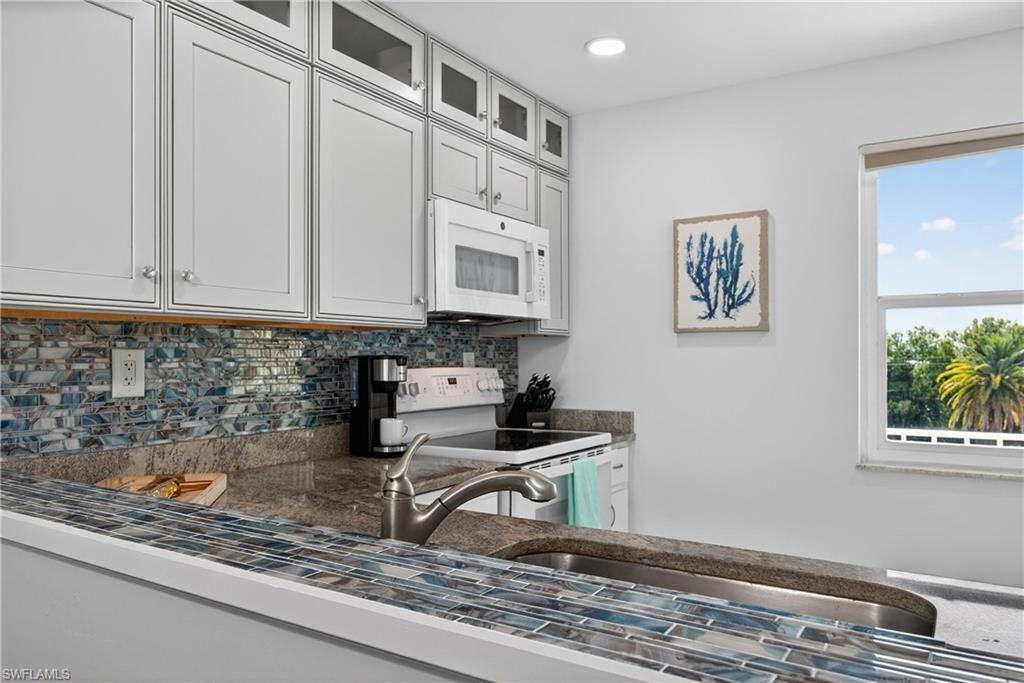 6220 Augusta DR 408 photo 8