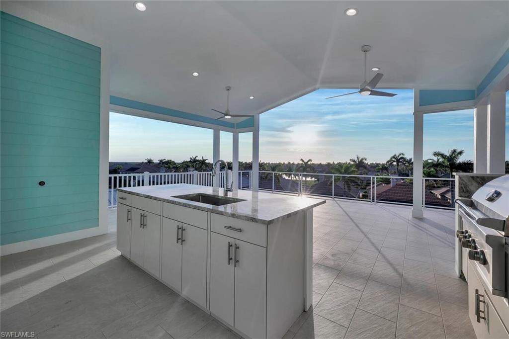 Outdoor kitchenLevel 4