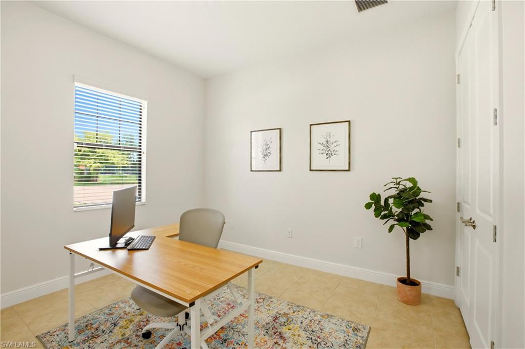 Office / 4th Bedroom