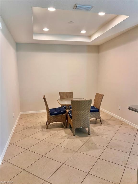 Dining Room with Tray Ceiling (Furniture Incleded)
