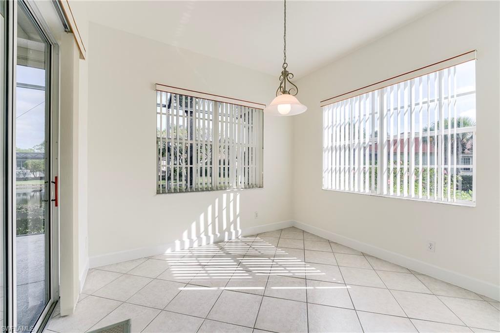 Breakfast room next to kitchen