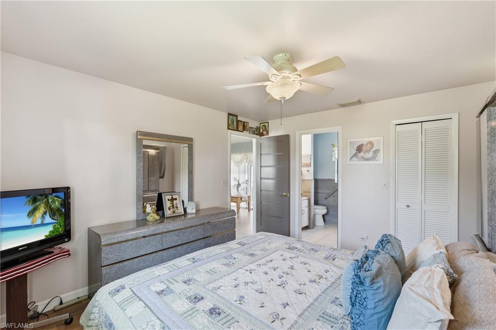2501 SW 52nd TER photo 17