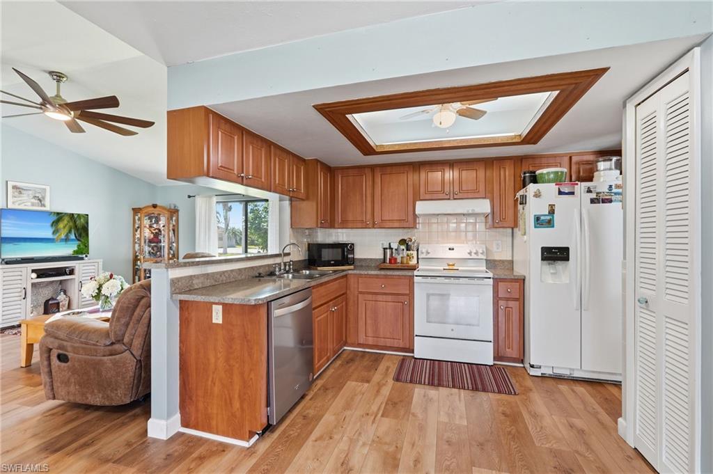 2501 SW 52nd TER photo 12