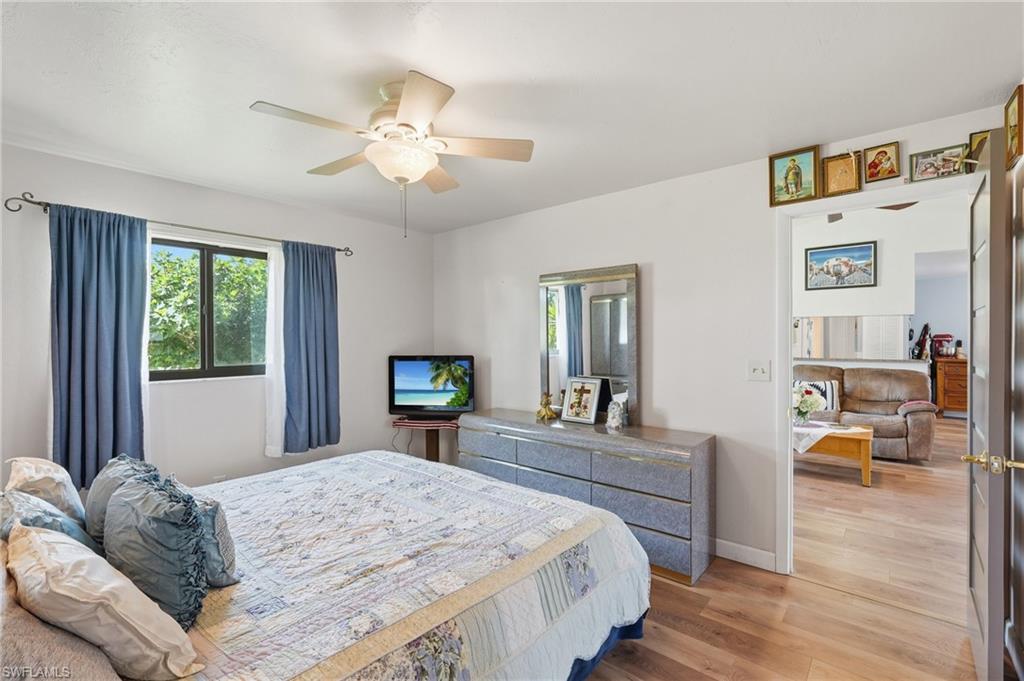 2501 SW 52nd TER photo 18