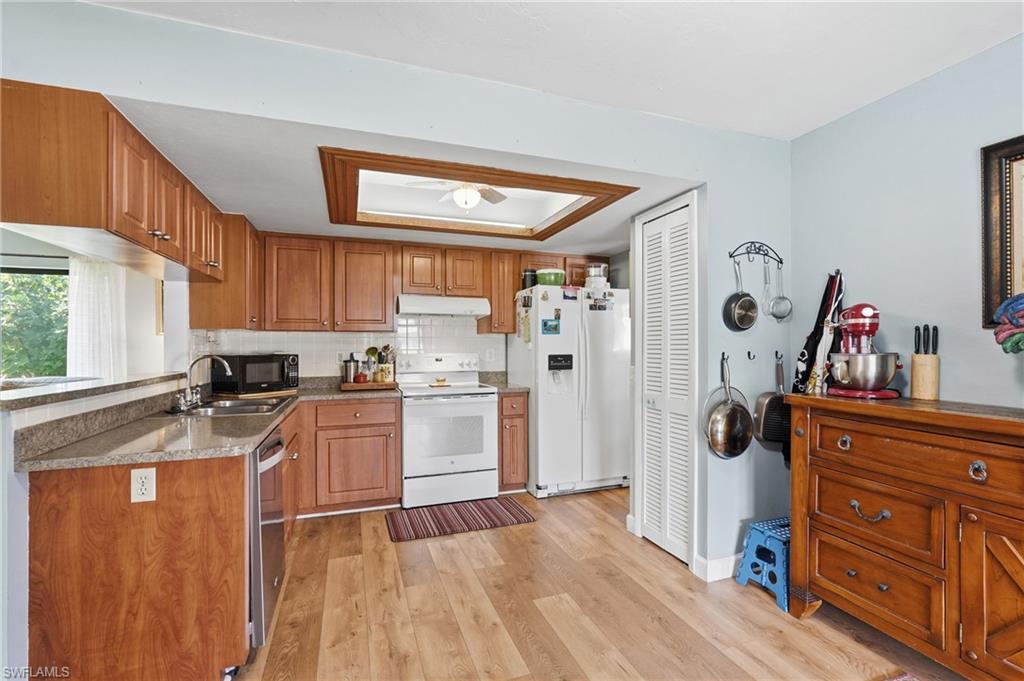 2501 SW 52nd TER photo 11