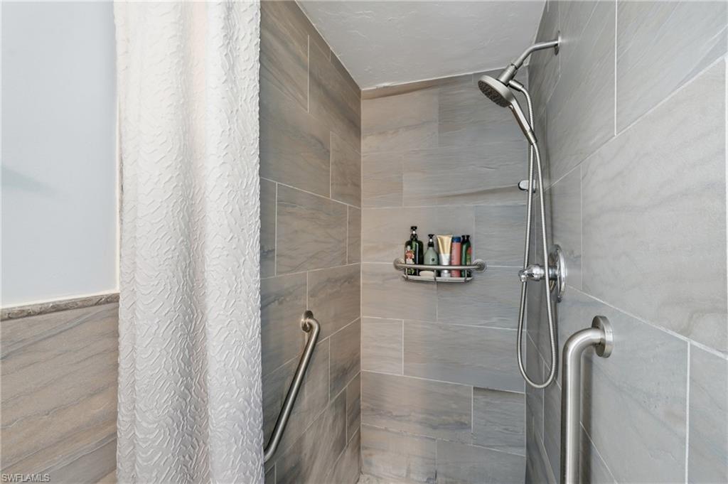 2501 SW 52nd TER photo 21