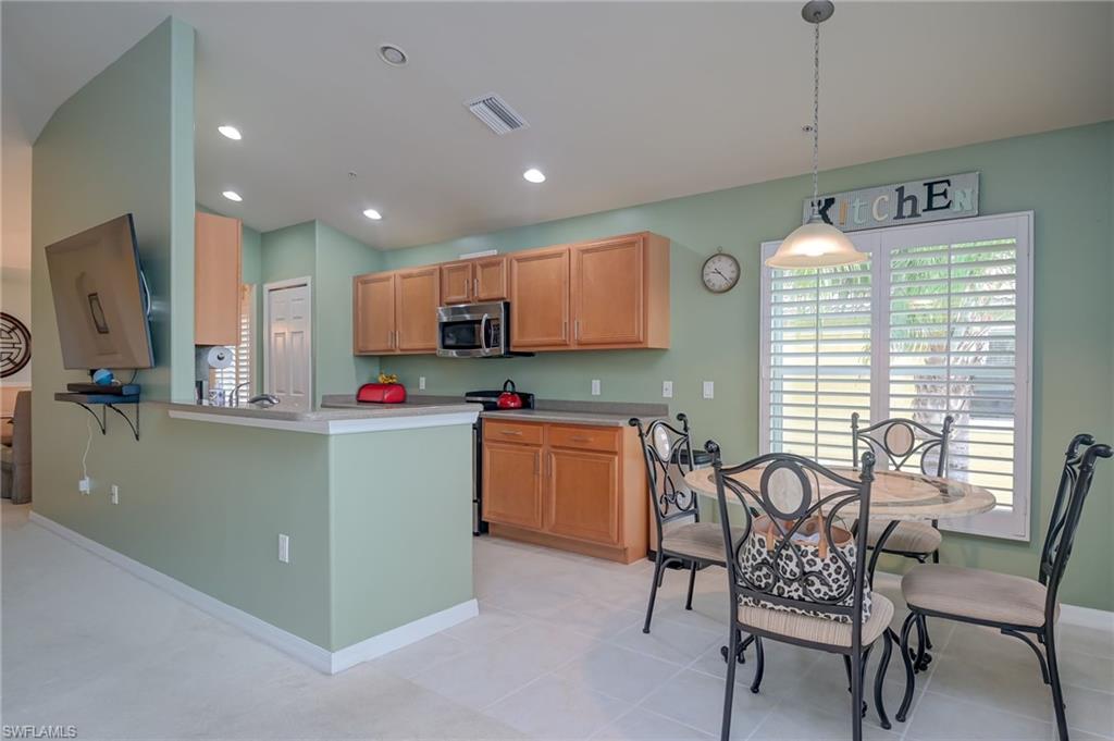 5706 Mayflower WAY 208 photo 9