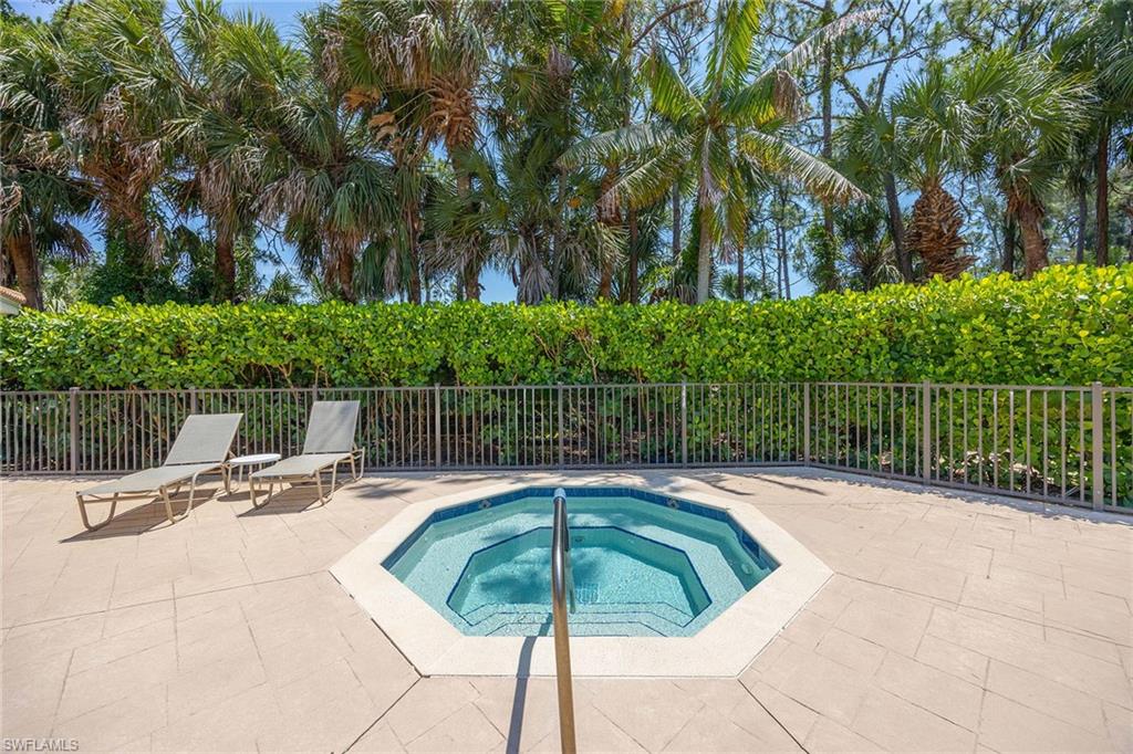9030 Spring Run BLVD 508 photo 26