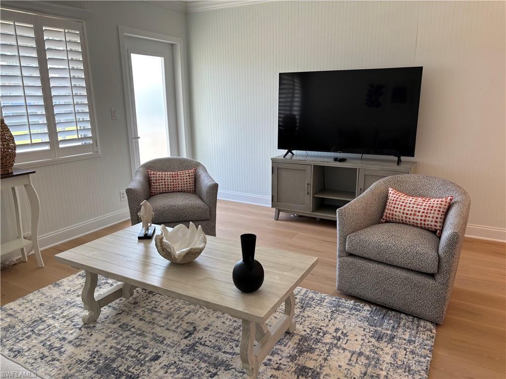 Beach Cottage Vibe and comfortable too