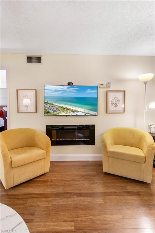 200 Valley Stream DR 4B photo 6