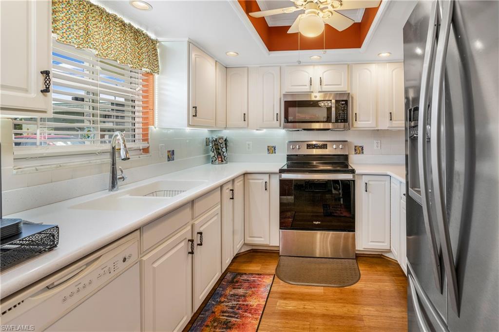 200 Valley Stream DR 4B