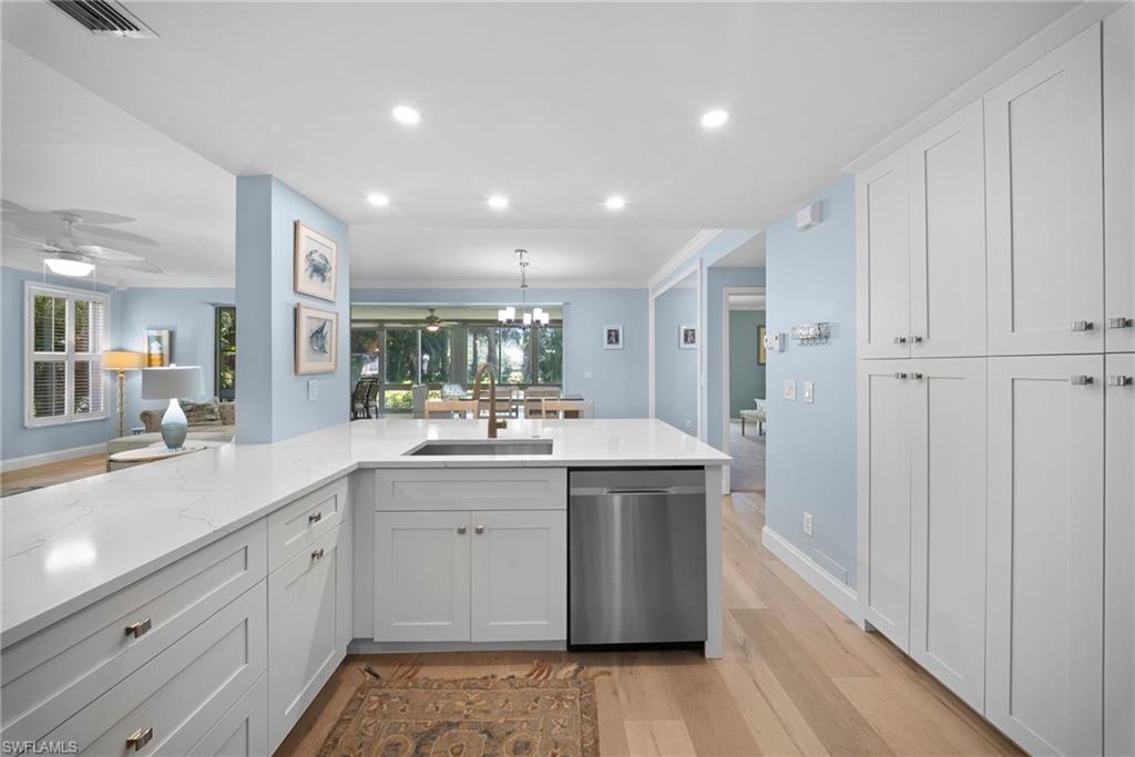 760 Waterford DR #101 photo 22